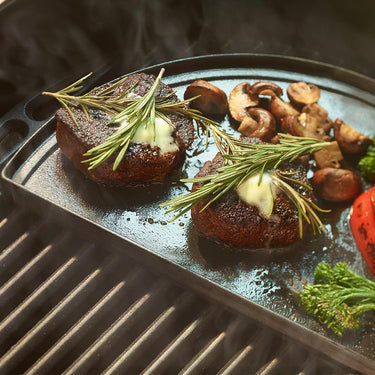 HALF MOON CAST IRON PLANCHA GRIDDLE - Large